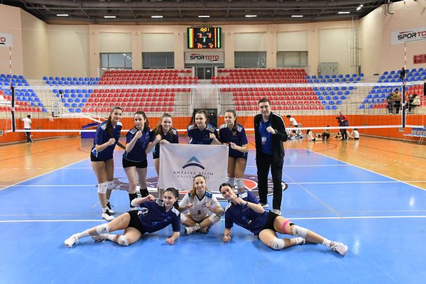 ABÜ Voleybol Takımından TÜSF Bölgesel Lig'de Şampiyonluk!
