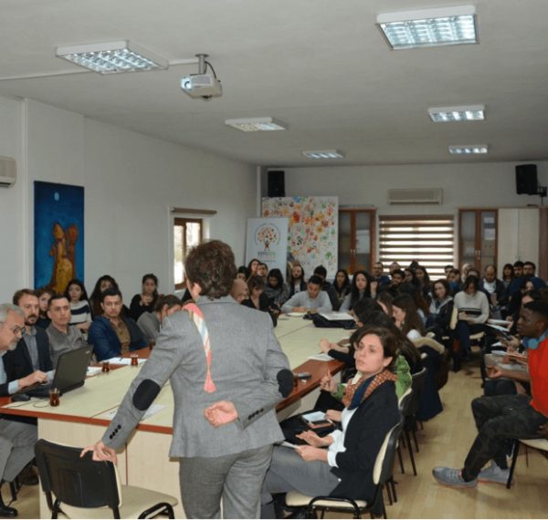 mimarlik-bolumu-ogrencileri-antalya-kent-konseyini-ziyaret-etti-15a9cdc811e0ec.png