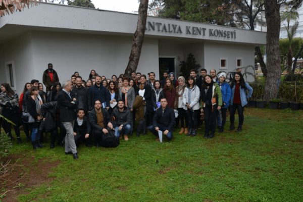 mimarlik-bolumu-ogrencileri-antalya-kent-konseyini-ziyaret-etti-15a9cdc7be4c99.png