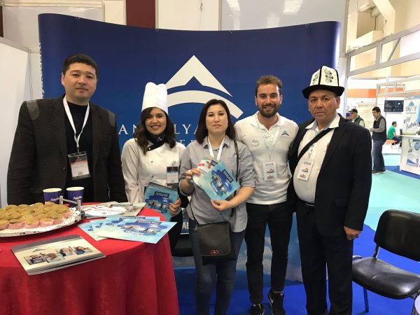 hestourex-2018-fuarinda-universitemizi-temsil-ettik5b588dab6b694.jpeg